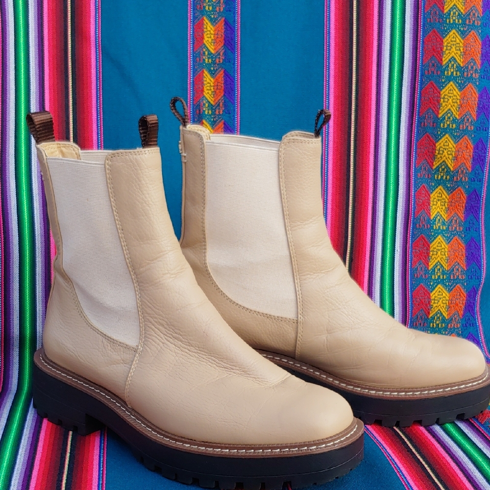 Sam Edelman Women's Cream Chelsea Slip-on Ankle Boots size 9W